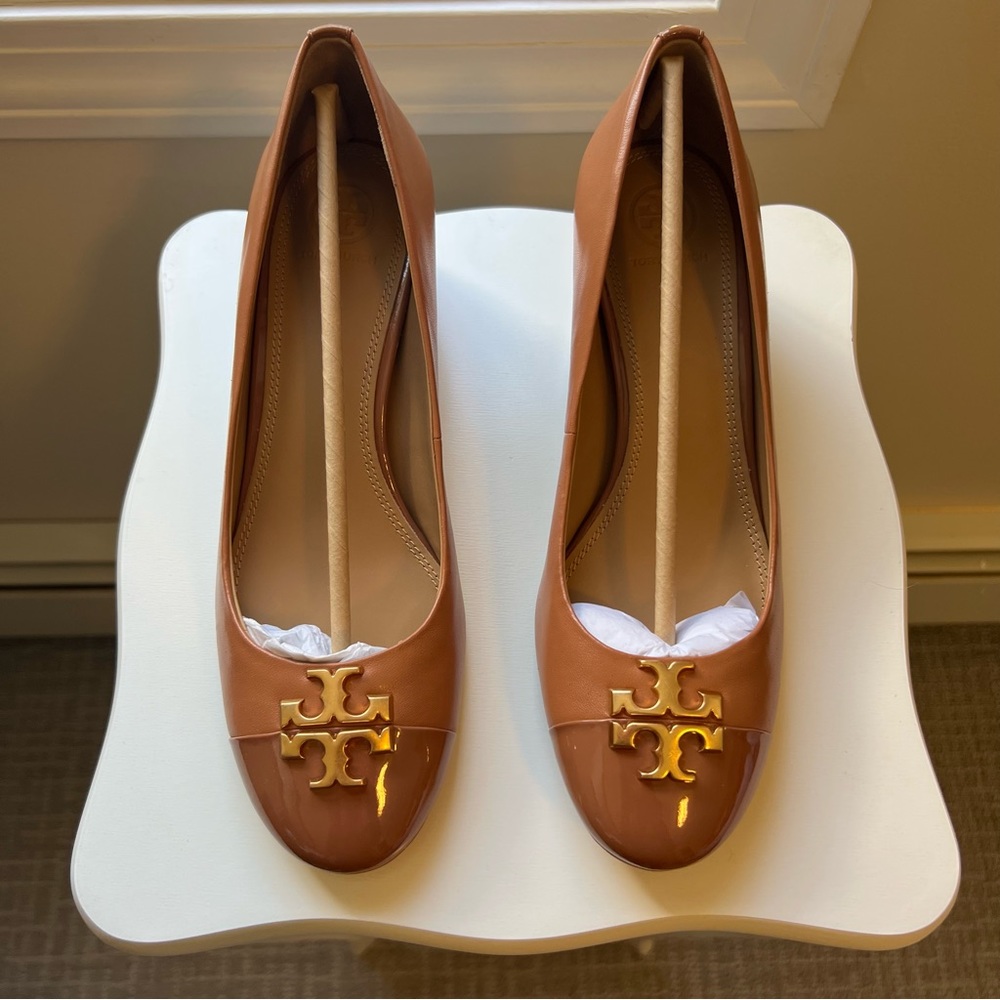 NWT Tory Burch Everly Pumps, Napa Leather, patent leather, Tan, Size 8.5